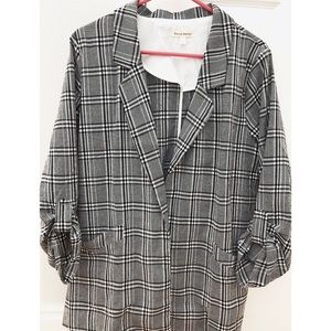 Brand new Stevie Hender long plaid blazer